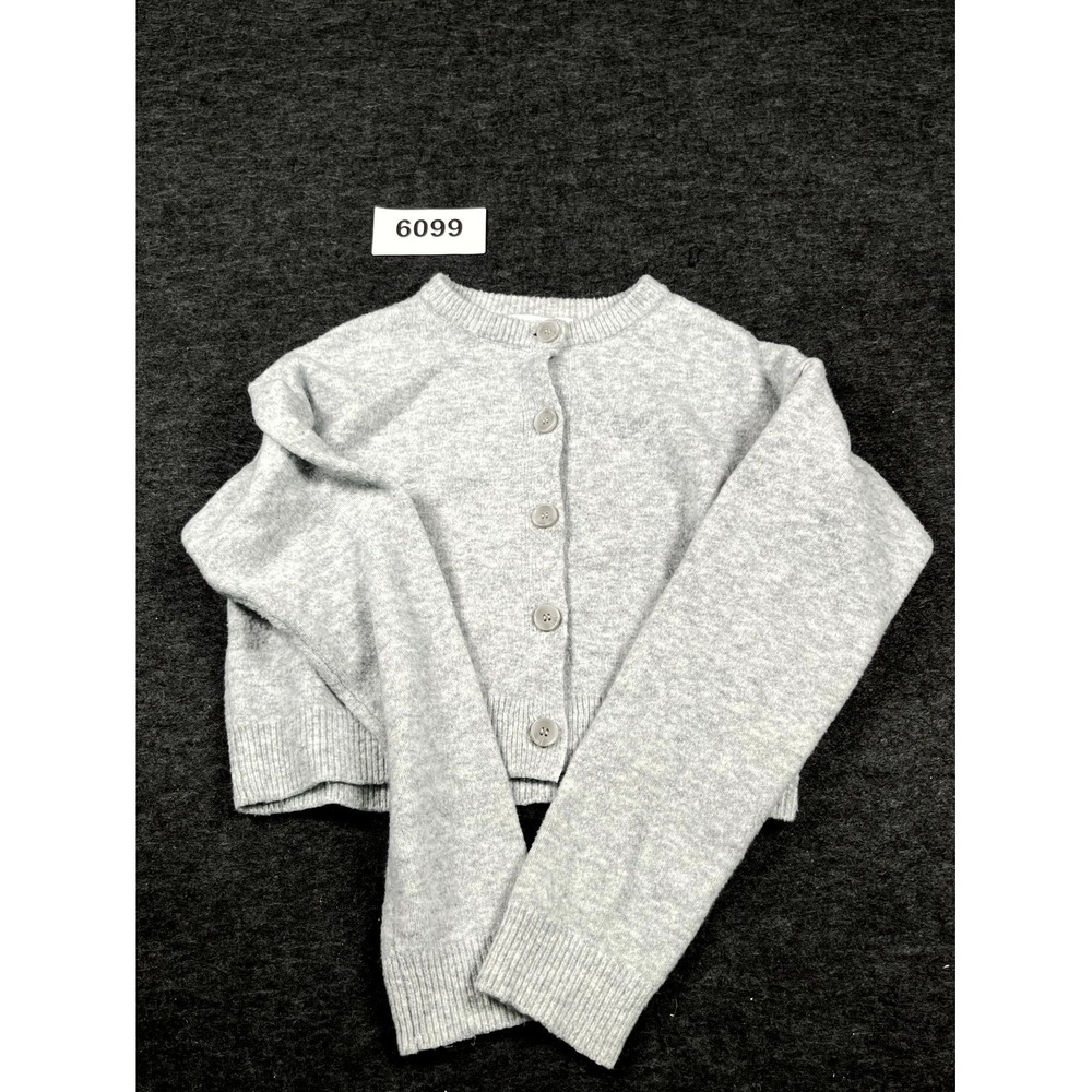 Bershka Cardigan Cropped Sweater Womens 2XS Gray Tight Knit Button‎ Front Casual